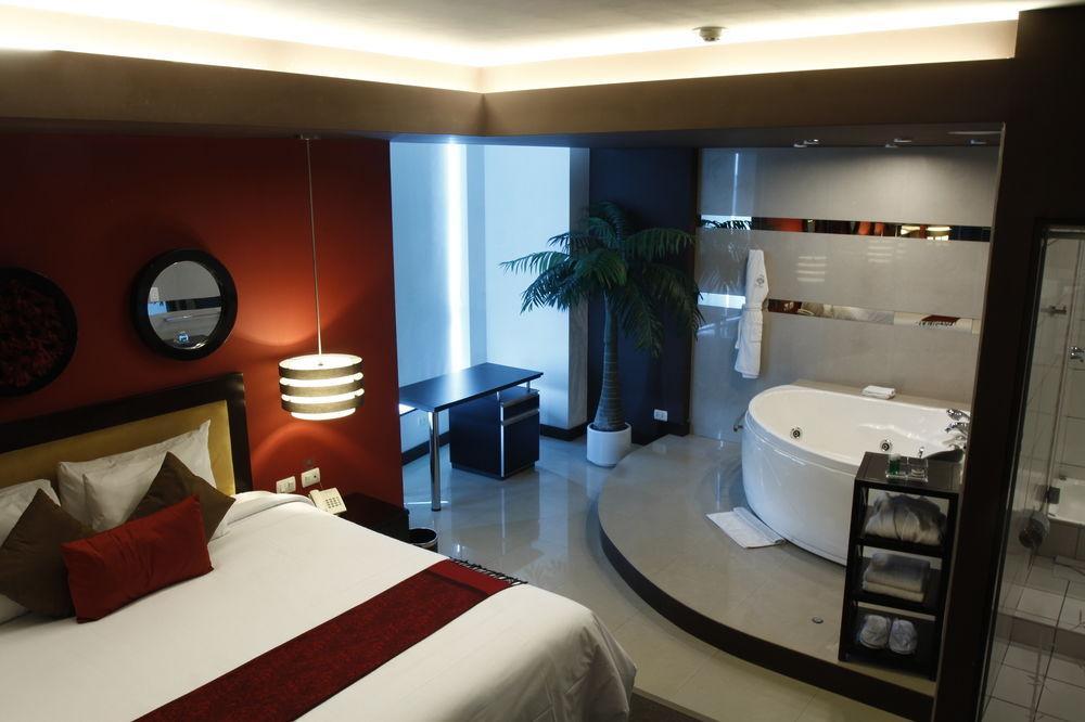 לימה Hotel Ginebra מראה חיצוני תמונה