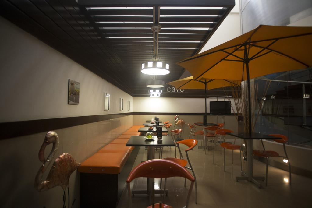 לימה Hotel Ginebra מראה חיצוני תמונה