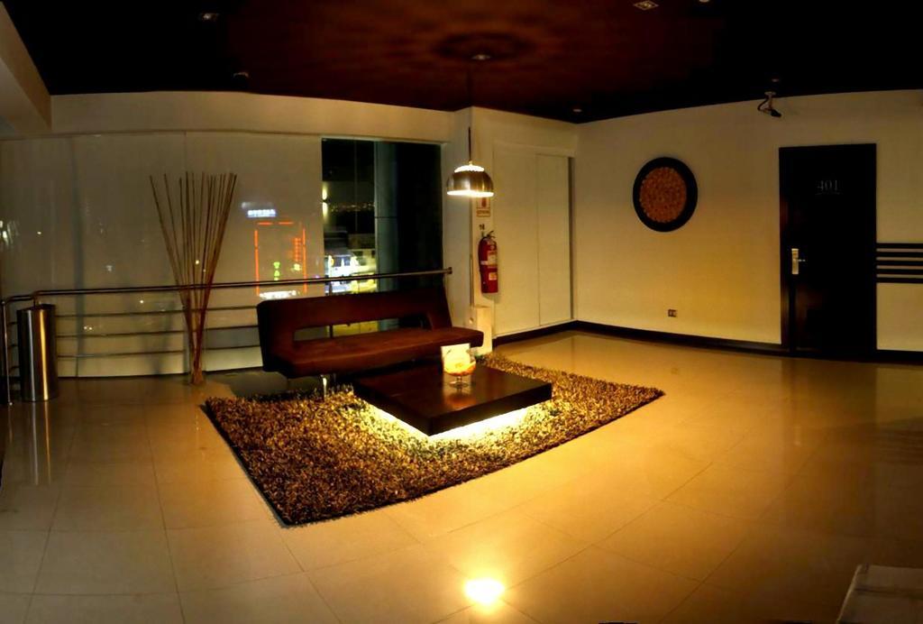 לימה Hotel Ginebra מראה חיצוני תמונה