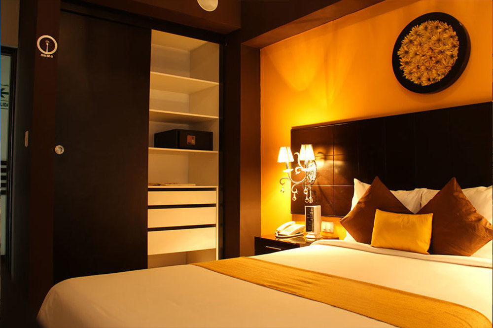 לימה Hotel Ginebra מראה חיצוני תמונה