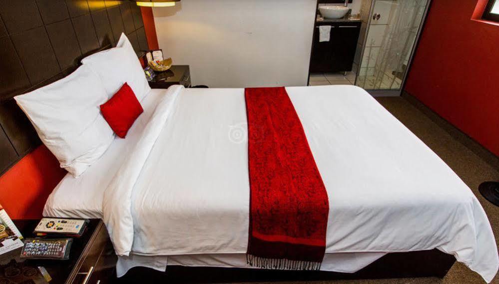 לימה Hotel Ginebra מראה חיצוני תמונה